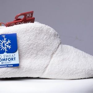 Women's Dluxe By Dearfoams Holly Bootie Memory Foam Slipper Ivory Size 12 XL